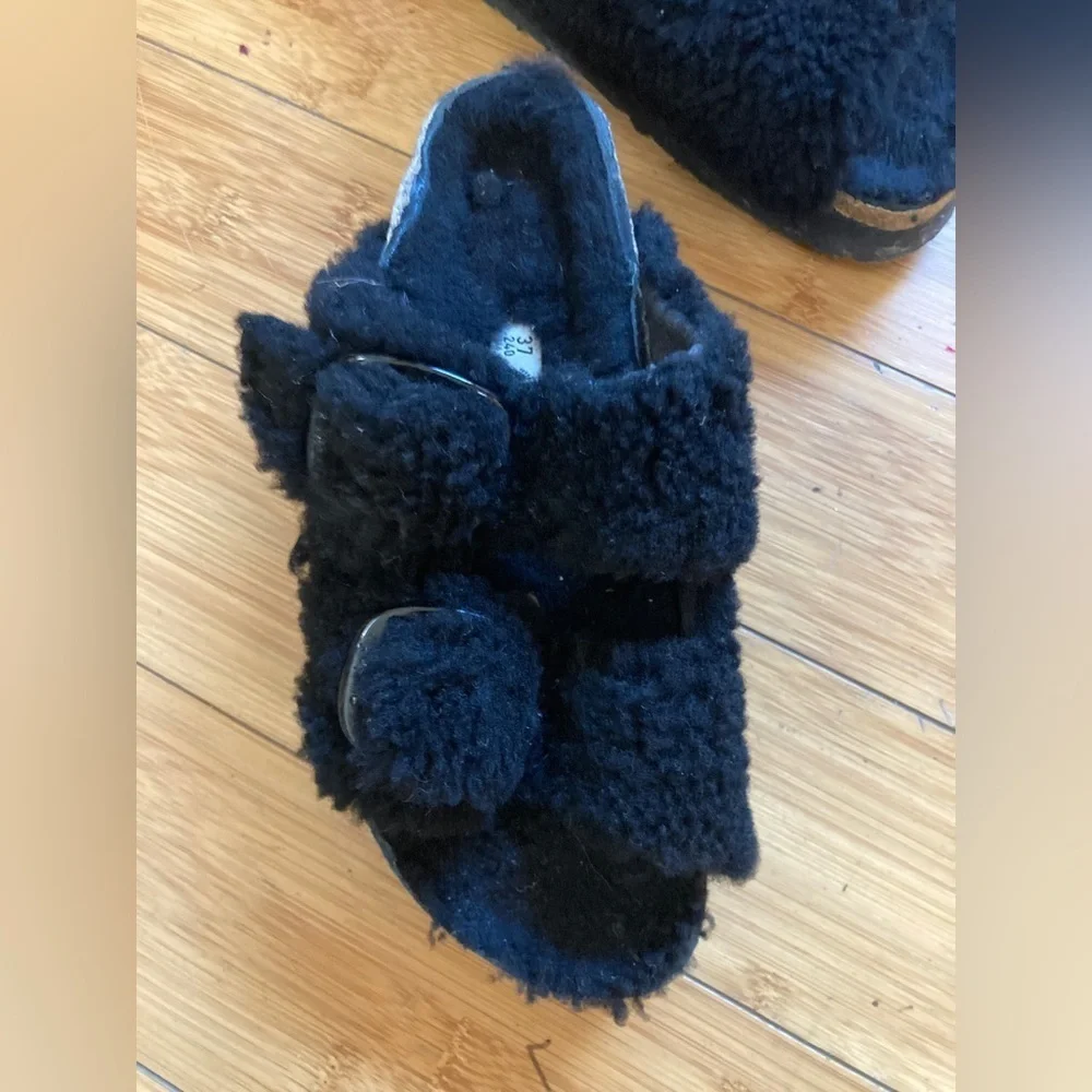 NEW Big Buckle Shearling